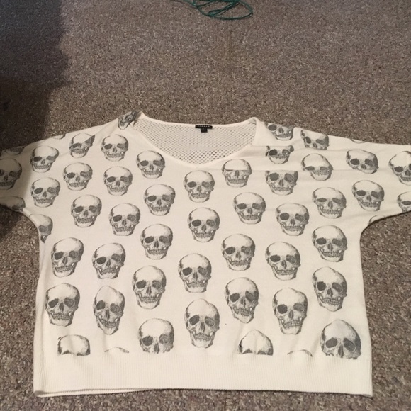 Skull sweater