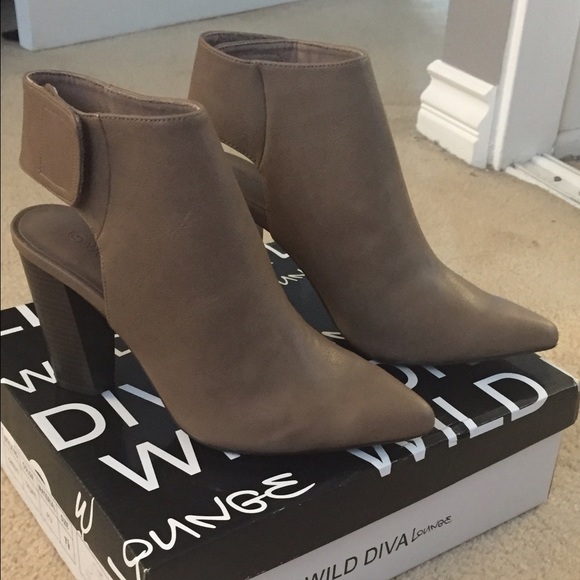 Wild Diva taupe colored bootie shoe