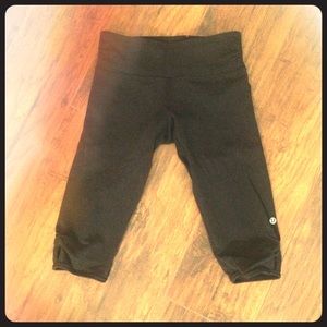 Lululemon Black Yoga Capris size 6