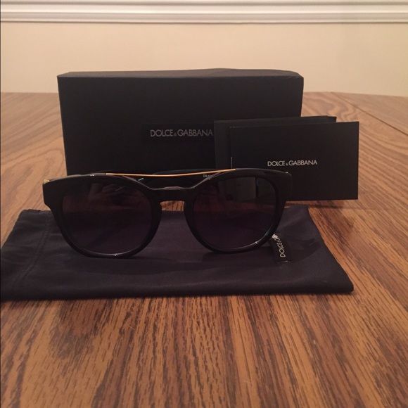 Dolce e gabanna DG4374 sunnies