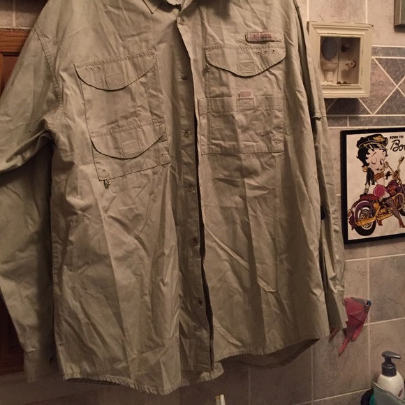 Columbia shirt - Picture 2 of 4
