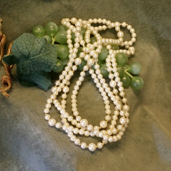 🔻PRICE DROP🔻Long Pearl Strand