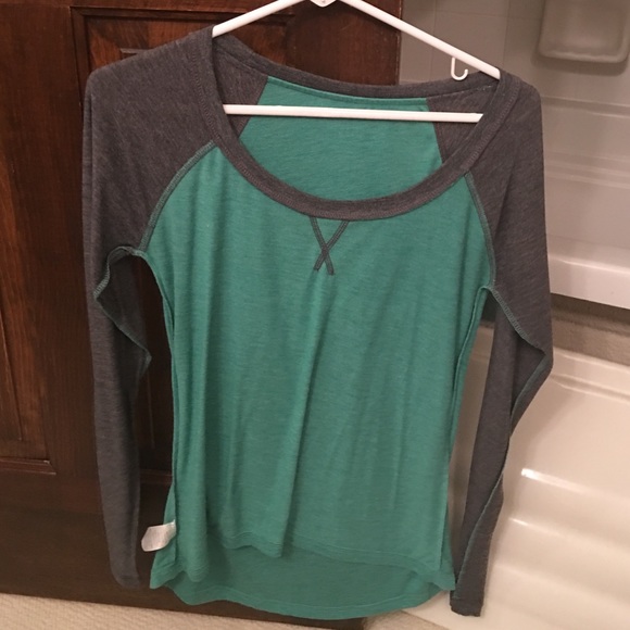 Baseball tee