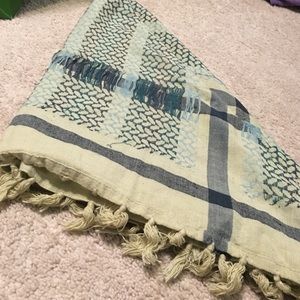 Levi's scarf
