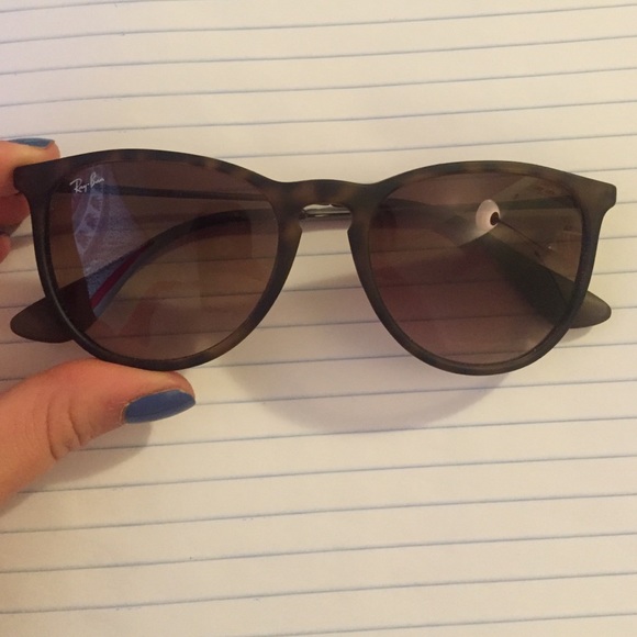Erika Ray Ban