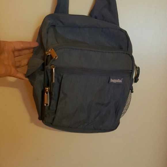 Baggalini cross body bag, blue