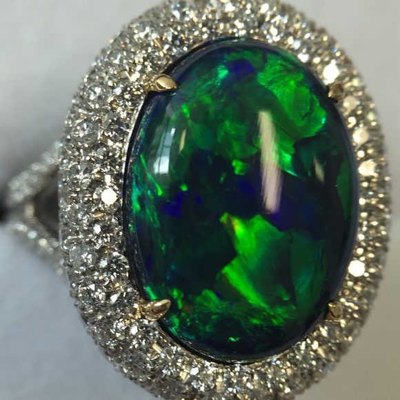 8.10cts Australian Black Opal and Diamond Ring - Picture 4 of 4