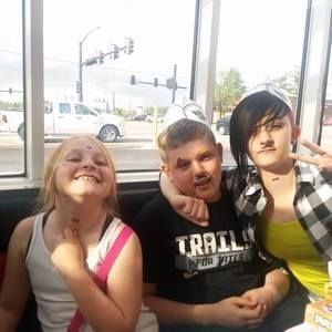 Meet your Posher, Carrie