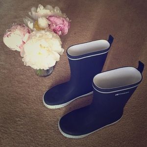 Tretorn rain boots size 7 Navy Blue worn 3times