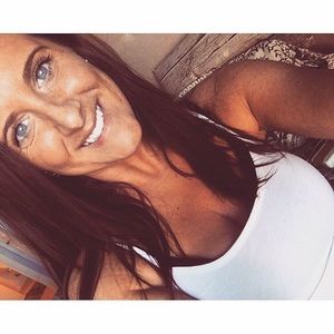 Meet your Posher, Liz
