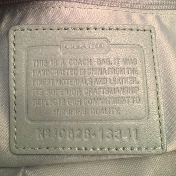 Coach shoulder bag 💼 PRICE REDUCTION - Picture 2 of 4