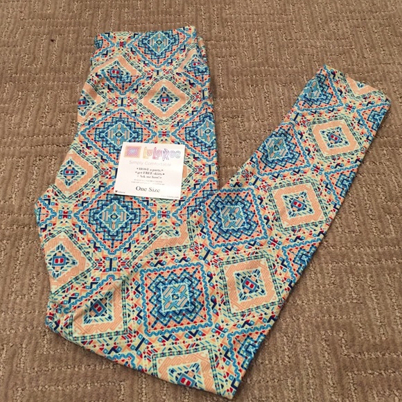 🎉NWT🎉Cute O/S LuLaRoe Leggings.