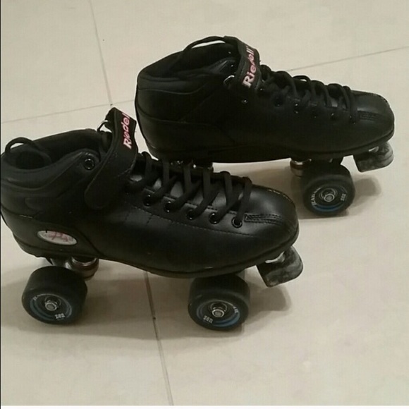 Riedell r3 derby skate boots and trucks