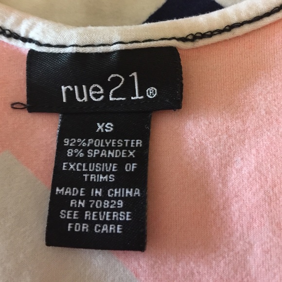 Tank tops - Picture 2 of 4