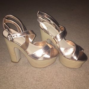 Shoe dazzle rose gold pumps