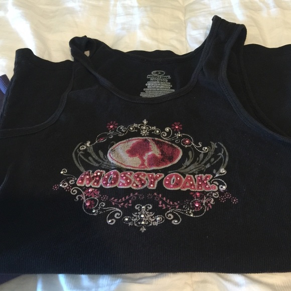 Mossy oak tank top and realtree tank top - Picture 3 of 4