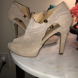 Nine West beige booties