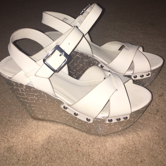 Shoe Dazzle White Wedges size 6