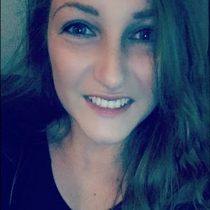 Meet your Posher, Liz