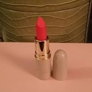 Mellow matte lipstick