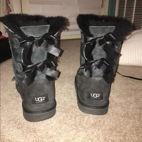 Bailey bow size 9 uggs