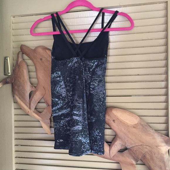 🔴SOLD LOCALLY🔴Grey Work Out Tank - Picture 2 of 3