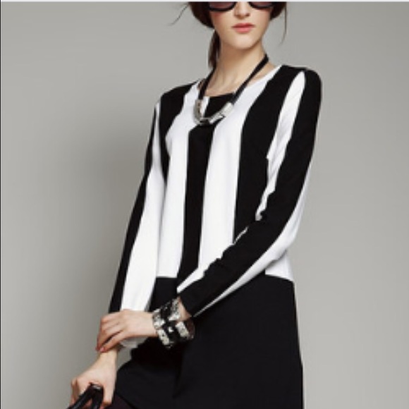 🔥 Sale... BLACK HALF-STRIPE SHIFT DRESS - Picture 1 of 5