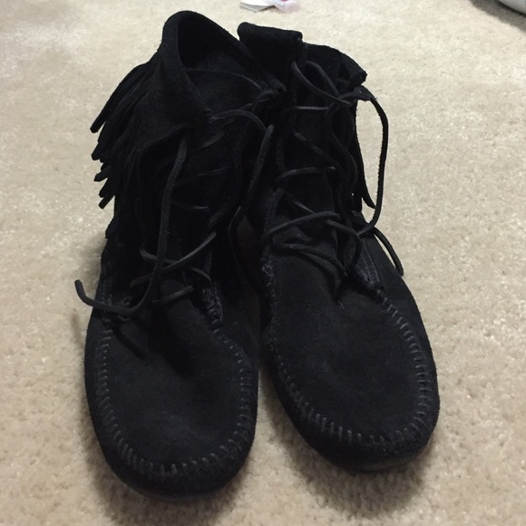 Minnetonka tramper boots