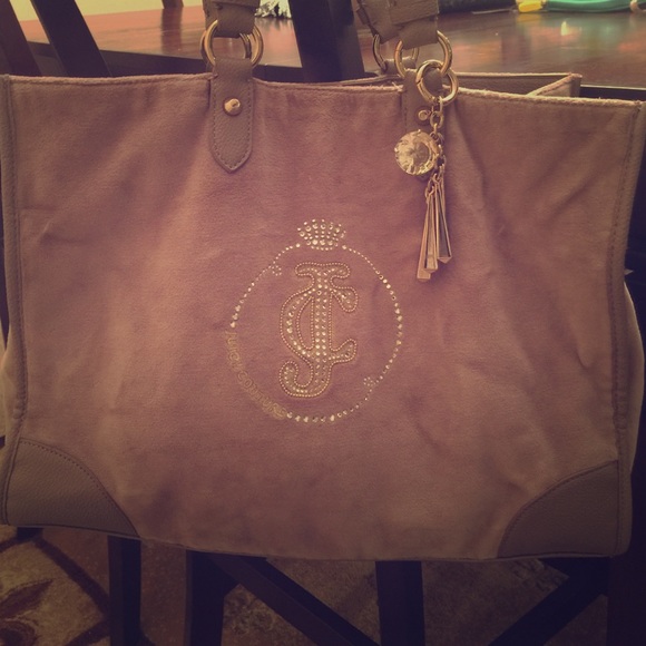 Juicy Couture purse with JC key chain 💎