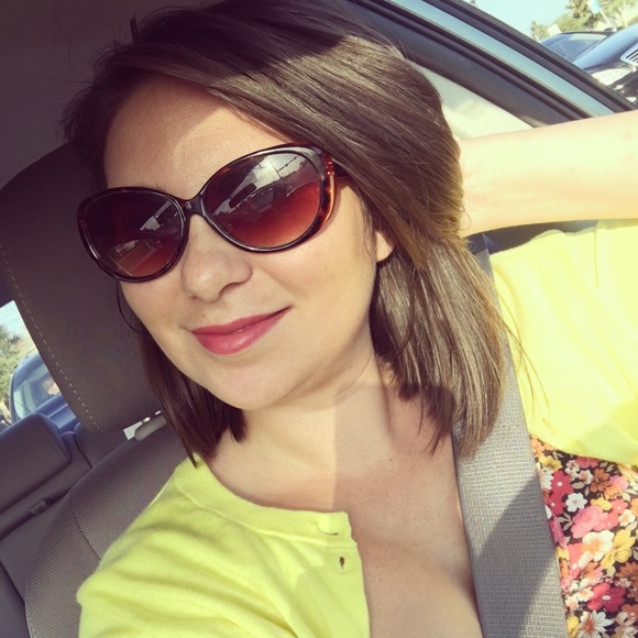 Meet your Posher, Kat - Picture 1 of 1