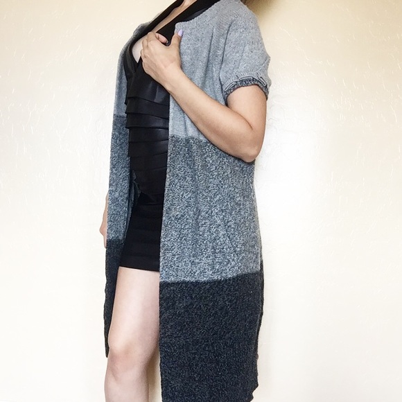 • BCBG • Cardigan - Picture 2 of 3