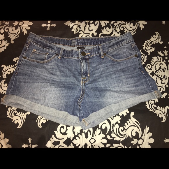 Denim shorts 💕