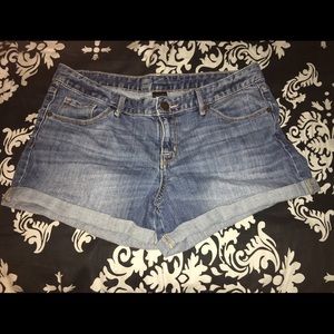 Denim shorts 💕
