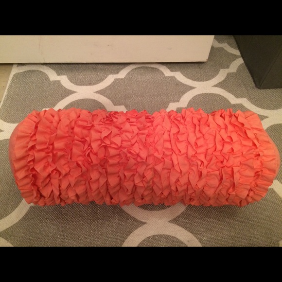 Ruffle hot dog pillow - Picture 1 of 2