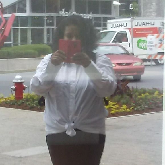 Meet your Posher, Marshelle - Picture 1 of 1