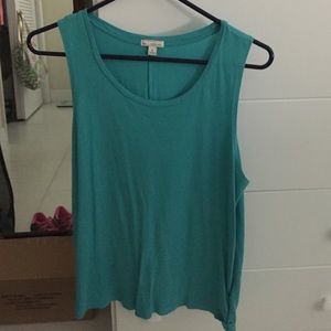 Sleeveless shirt