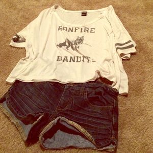 Off shoulder belly shirt