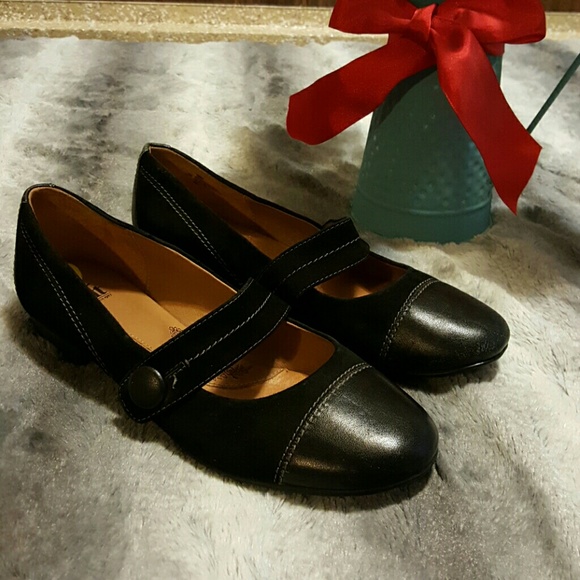 Suede and leather Mary Jane flats