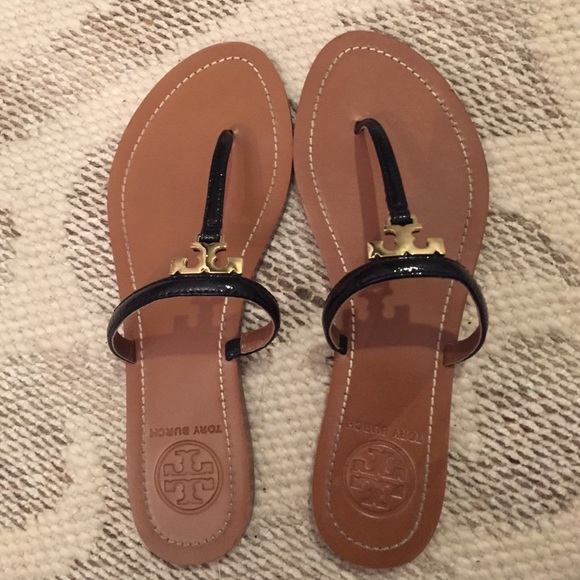 🌸Never worn Tory Burch 'T logo' sandals!🌸