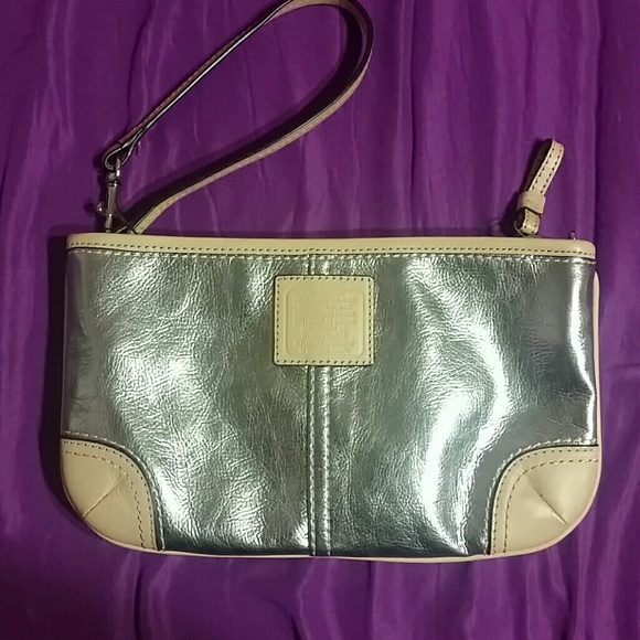 💥💥PRICE DROP💥💥 Coach Wristlet