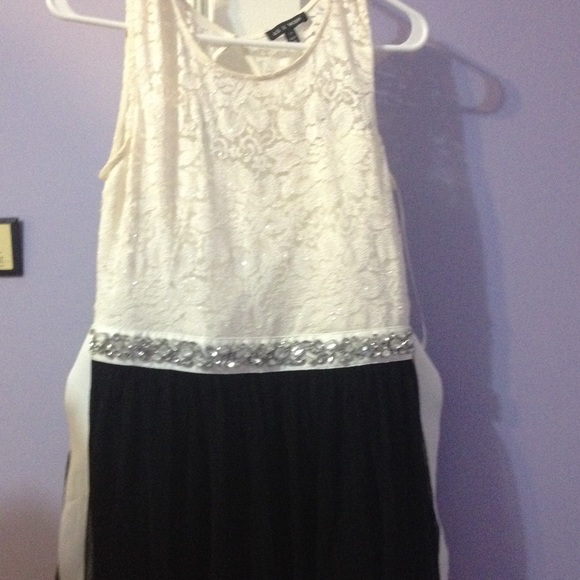 I'm selling this dress available only in New York