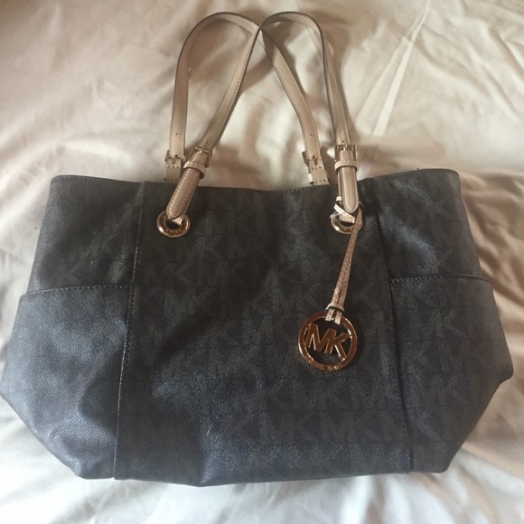 Michael Kors handbag - Selling on Merc for $120