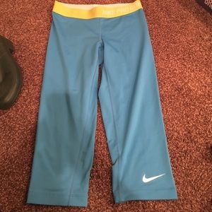 Nike pro combat dri fit tight spandex Capri