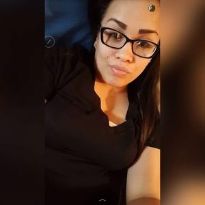 Meet your Posher, Vee