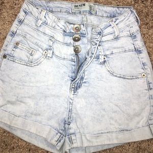 High wasted shorts