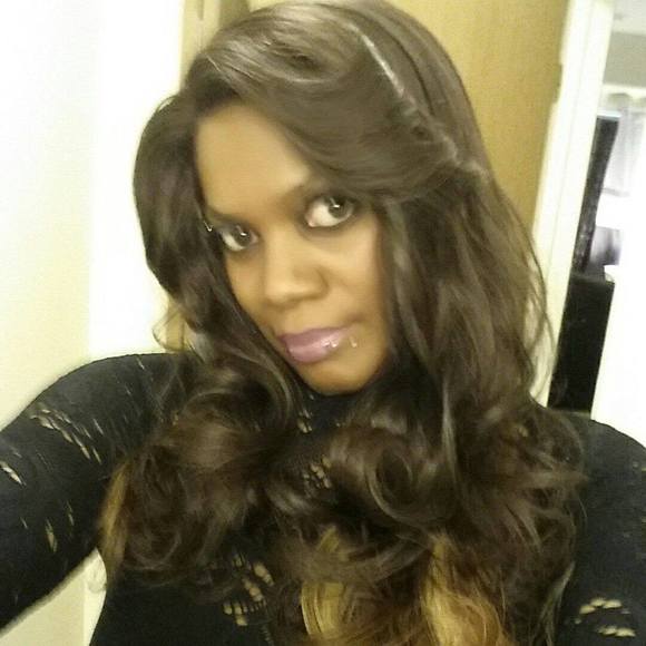 Meet your Posher, Christy - Picture 1 of 1