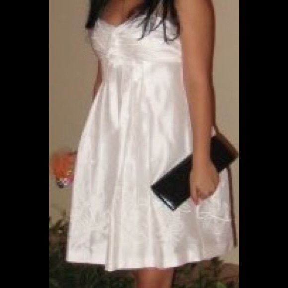 BCBGMAXAZRIA Ivory Above Knees Cocktail Dress