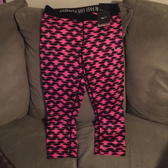 Nike relay Capri