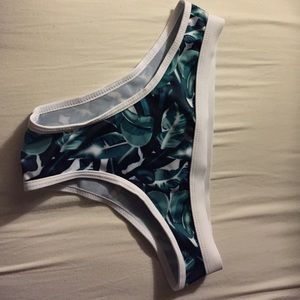 Cheeky bikini bottom