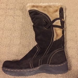 BASS Brand Suede and Faux Fur Boots Brown